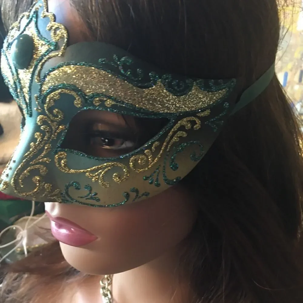 🎃 17 Green n Gold Eye Mask!